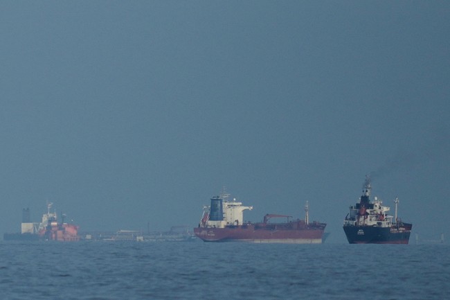Iran and Oman Conditionally Agree to Share Strait of Hormuz Revenue, Defying Trump Administration